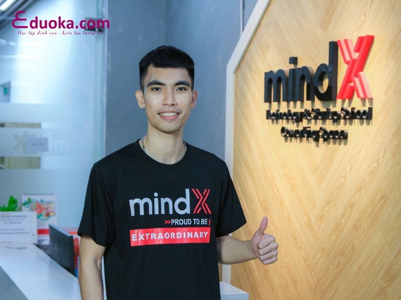 Lớp học Thiết kế mỹ thuật số của MindX Technology School