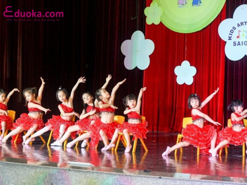 Lớp nhảy hiện đại Kids Art & Music Saigon