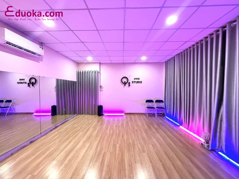 Q2 DANCE STUDIO