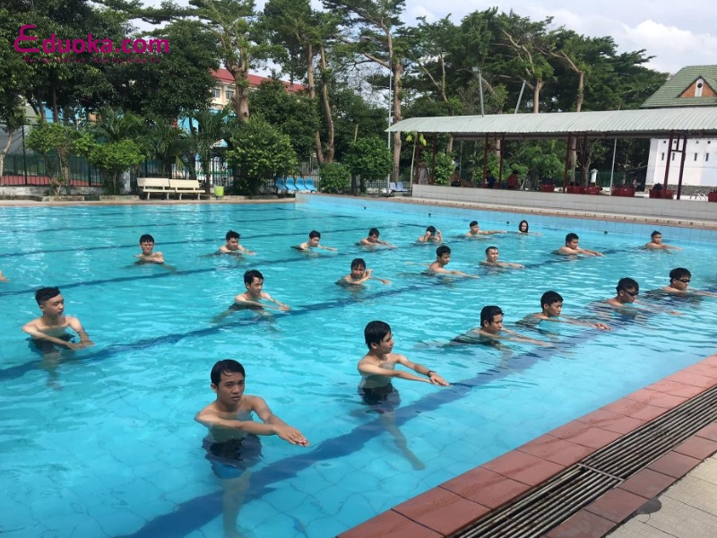 Trung tâm dạy bơi Swim To Be Live