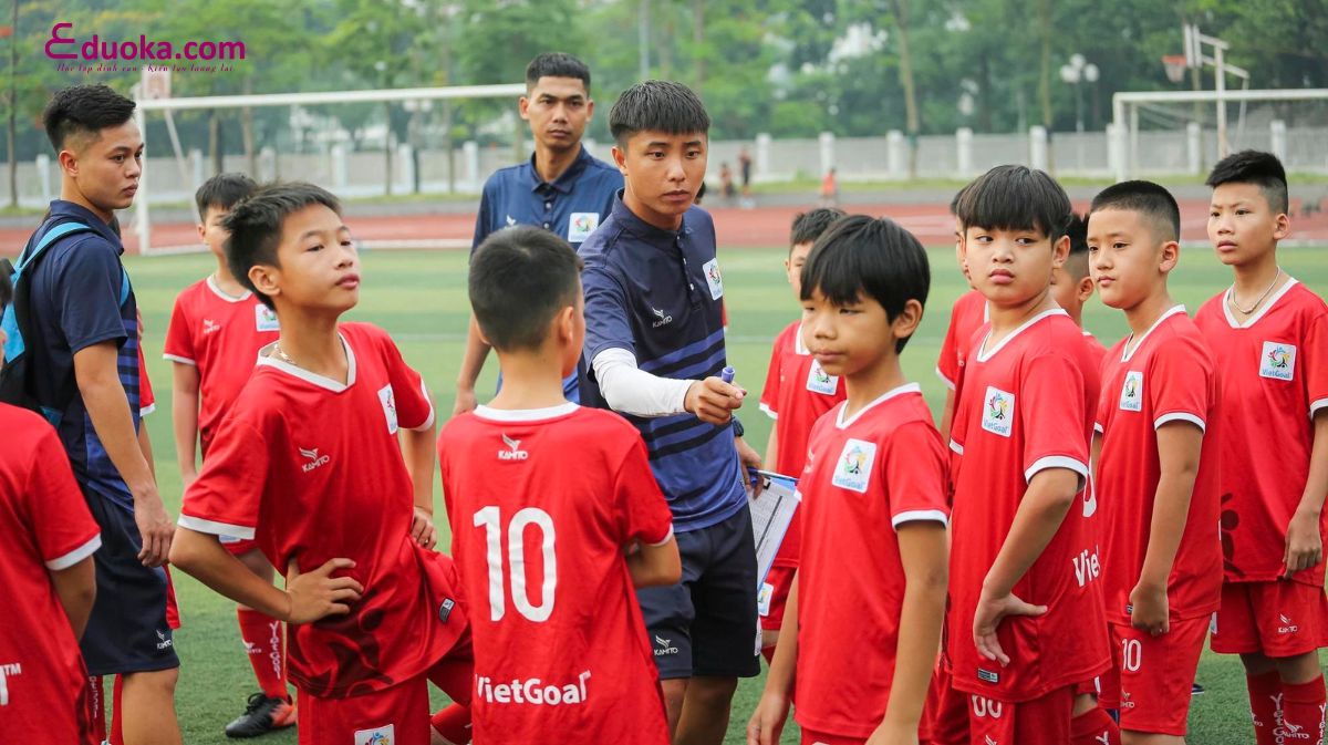 Trung tâm dạy bóng đá trẻ em VietGoal 