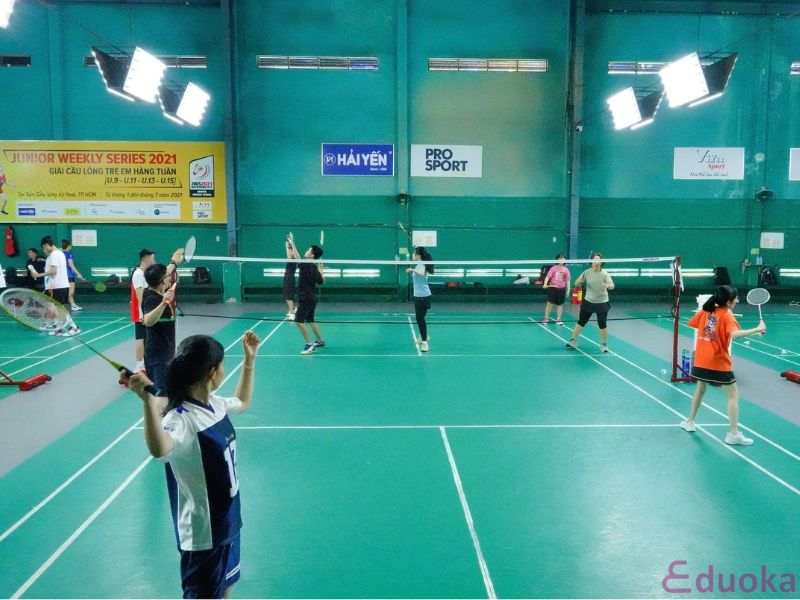 Lợi ích và dịch vụ khi thuê sân cầu lông Học viện TT Badminton