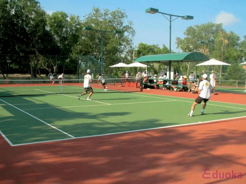 Tiện Ích Tại Sân Tennis ĐH Y Dược