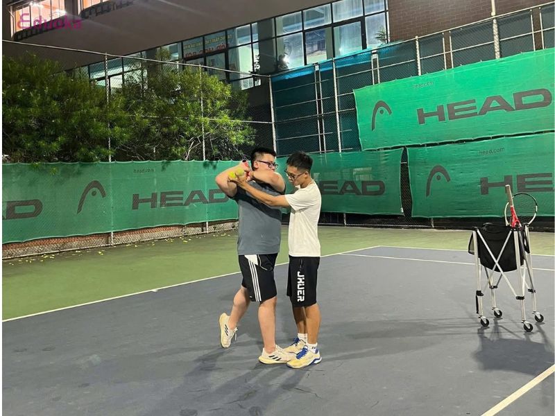 Tại sao nên chọn lớp học tennis phường Long Bình?