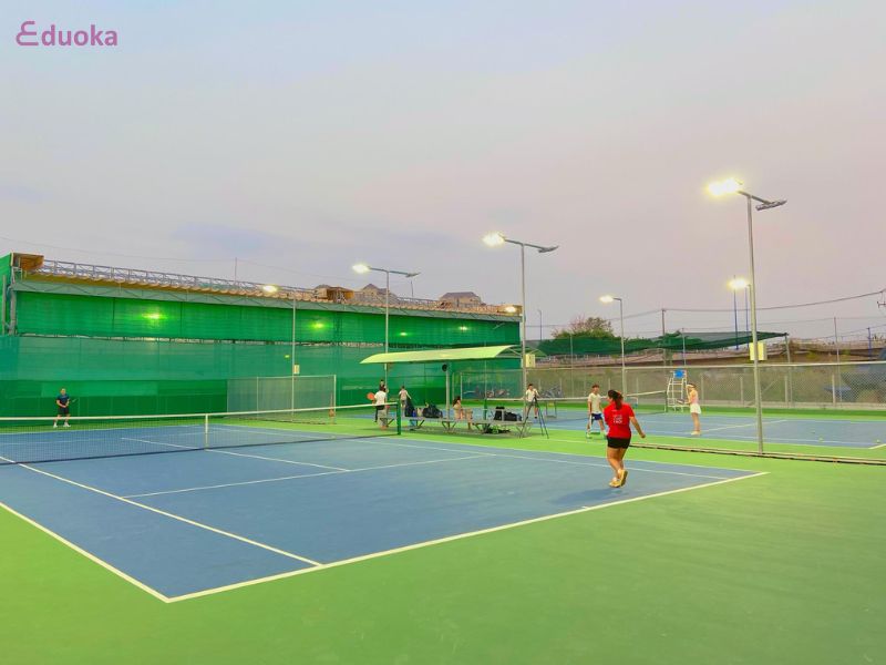 Tham gia lớp dạy tennis uy tín tại khu vực phường Long Phước 