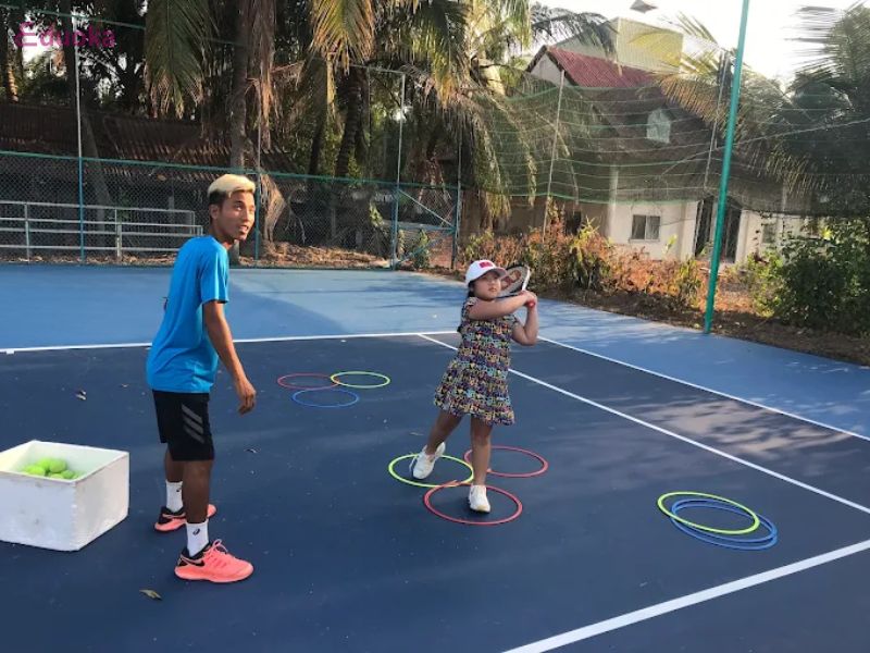 Tham gia lớp dạy tennis uy tín tại khu vực phường Long Trường 