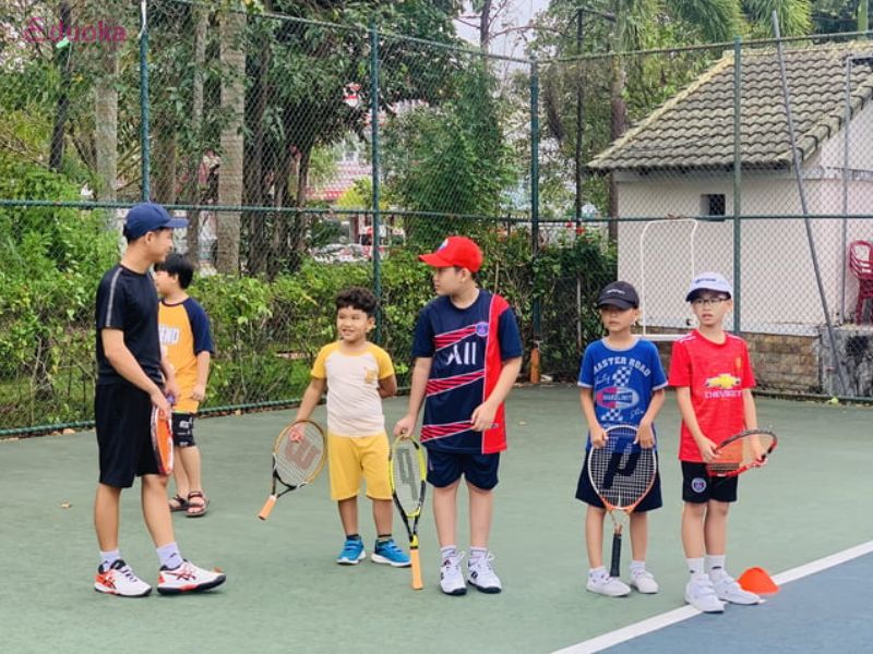 Tại sao nên chọn lớp học tennis phường Minh Phụng?