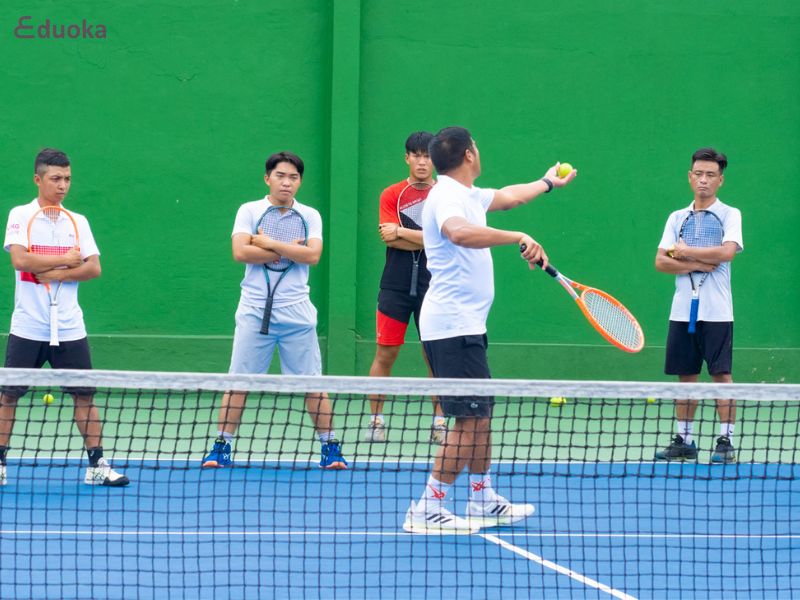 Tham gia lớp dạy tennis uy tín tại khu vực phường Bình Thới