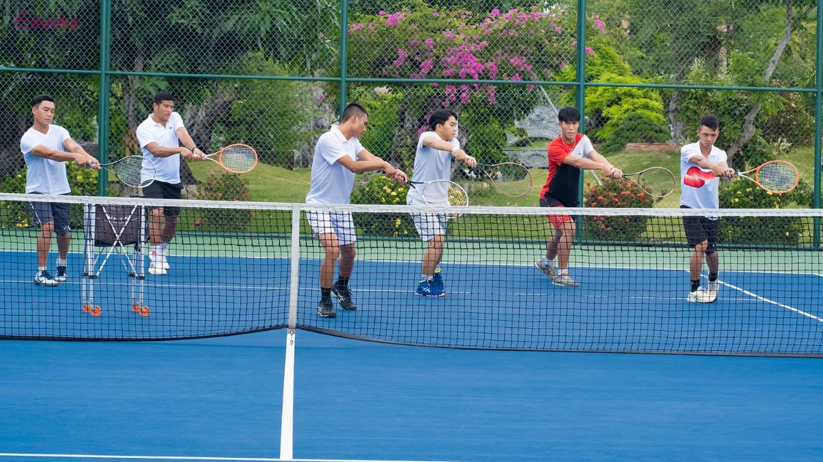 Học tennis hiệu quả tại lớp dạy tennis phường Trung Mỹ Tây