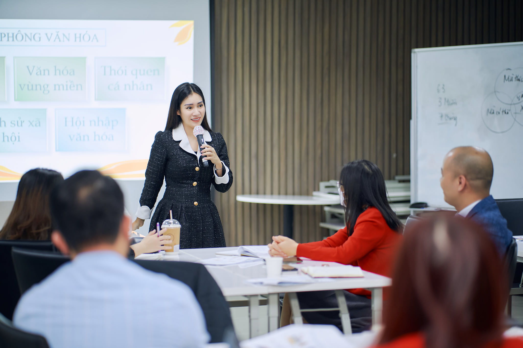 Khóa Học Đào Tạo MC Chuyên Nghiệp