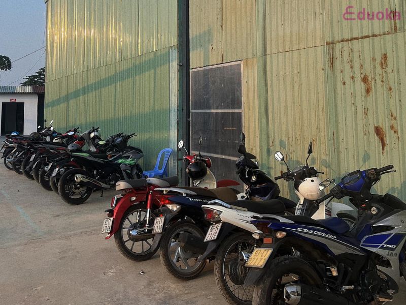 Dịch vụ khi thuê sân cầu lông Thành Công