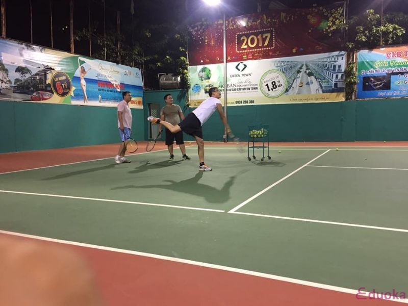 Cung cấp cho khóa học tennis tại quận 8