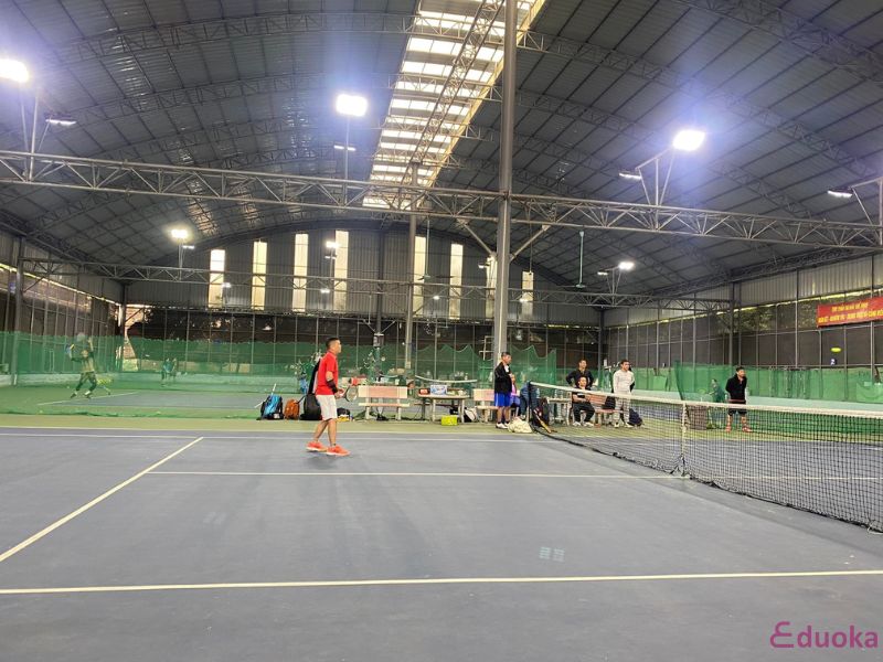 Dịch Vụ Tại Sân Tennis Hòa Hùng