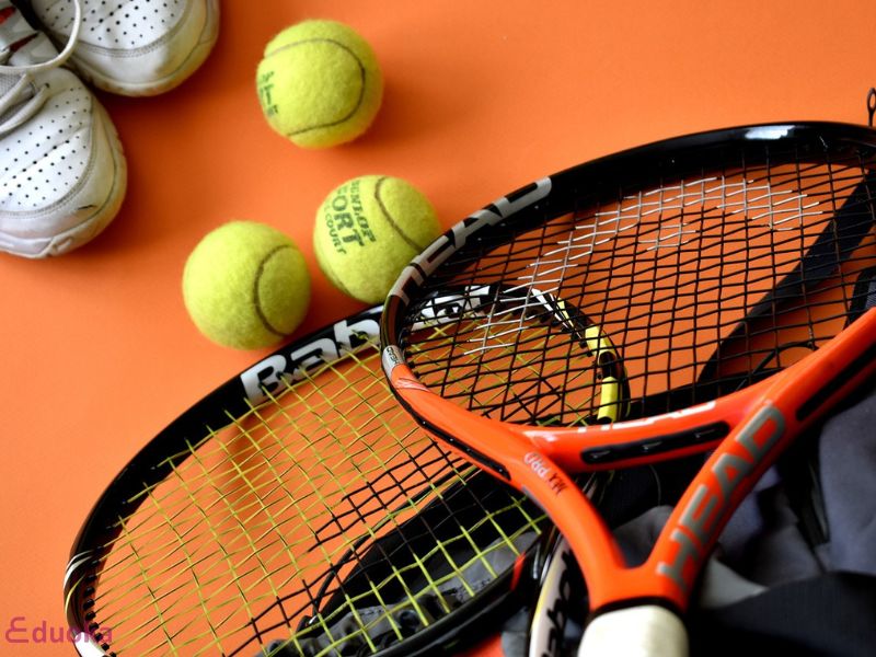 Chi phí dụng cụ, trang phục chơi Tennis